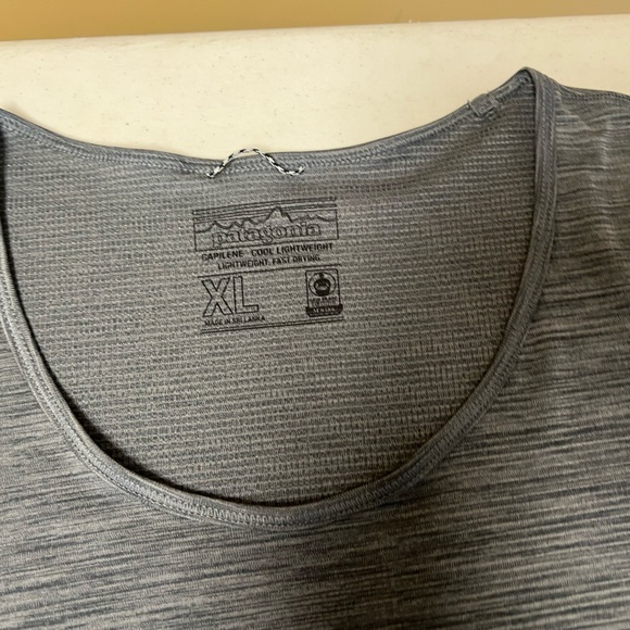 PATAGONIA CAPILENE COOL LIGHTWEIGHT LADIES SHORT SLEEVE SHIRT SIZE XL
GRAY TONES - Picture 5 of 12
